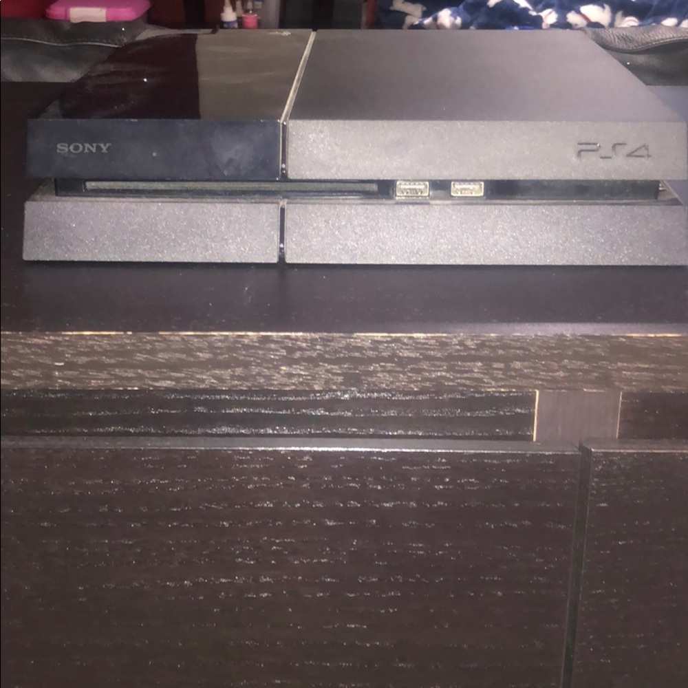 Ps4 Console - Picture 2 of 4